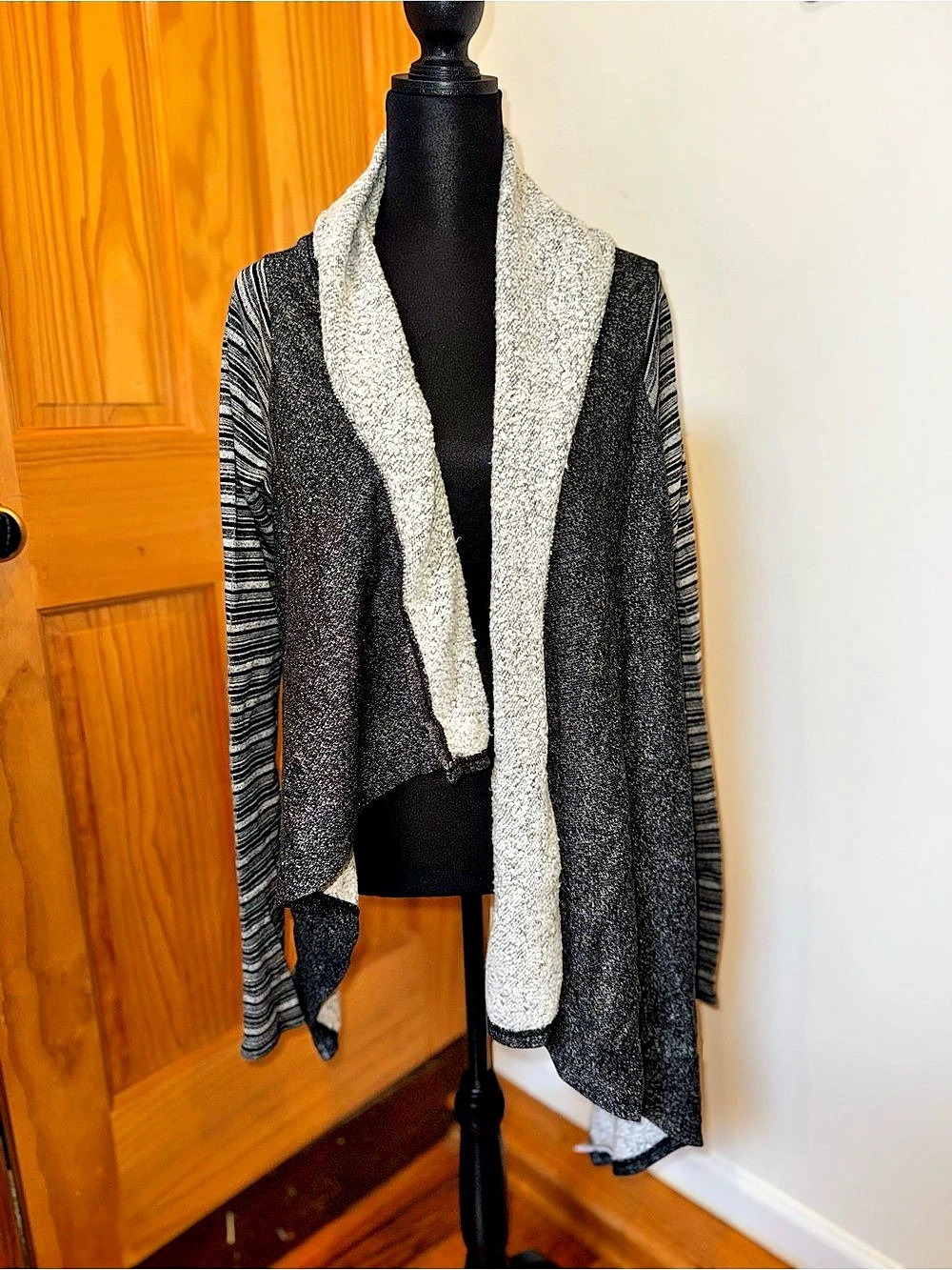 ROGAN Morita Waterfall Draped Cardigan Sweatshirt Charcoal Gray XS NWT Grey Flee